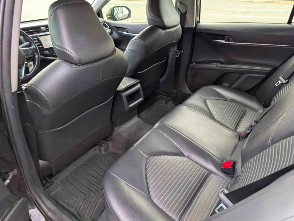 2018 toyota camry se automático, un solo dueño - 2