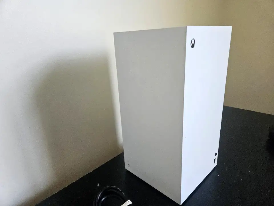 Xbox series x 1tb blanca con mando y accesorios de segunda mano - 2