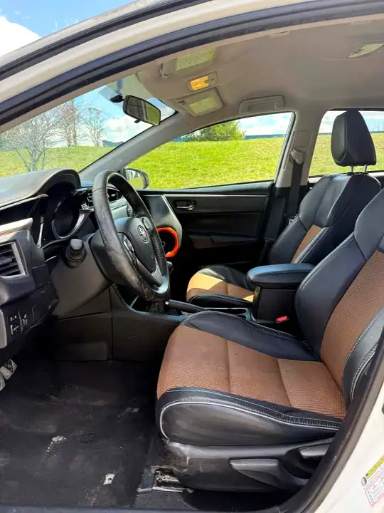 2015 toyota corolla s plus manual – 162,000km - 4