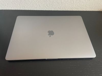 Macbook pro de 16" (2019), 16 gb de ram, 1 tb de ssd, intel core i7 de 2,6 ghz, 