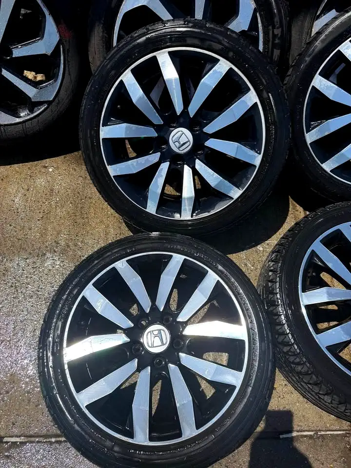 Llantas honda originales 5x114.3 - 4