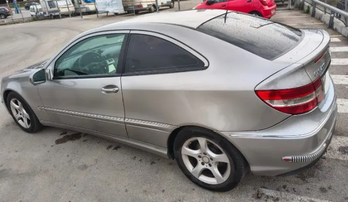 Mercedes clc en buen estado - 5