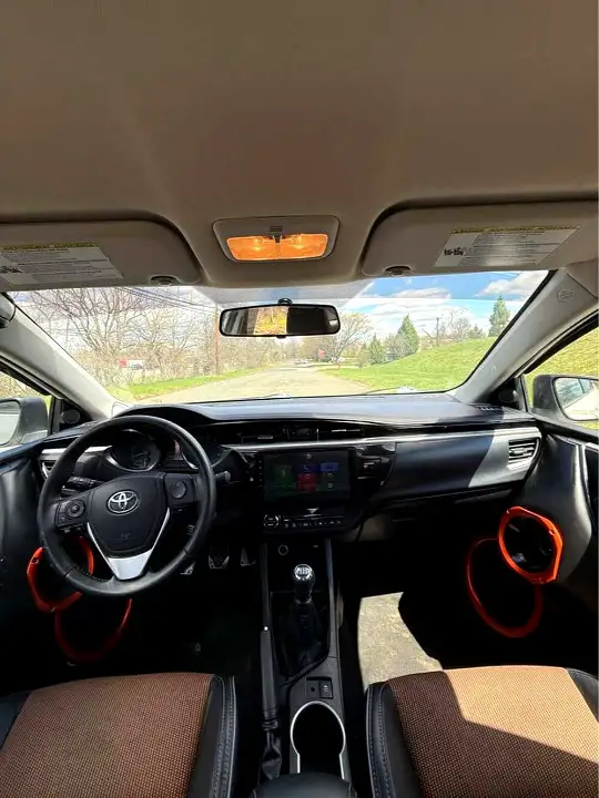 2015 toyota corolla s plus manual – 162,000km - 2