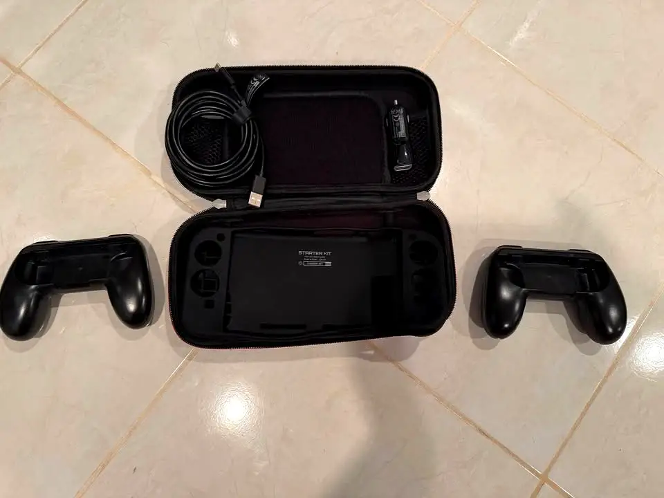 Nintendo switch oled con accesorios y funda - 5