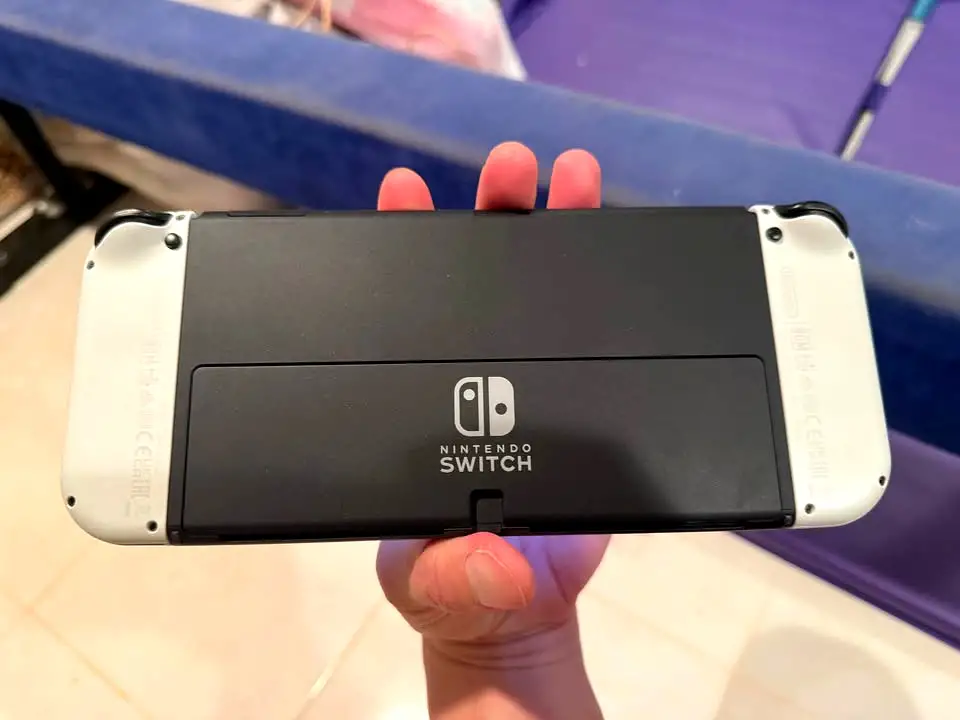 Nintendo switch oled con accesorios y funda - 3
