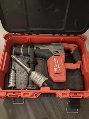 Martillo rotativo milwaukee m18 fuel 18v sds-max 1-9/16” inalámbrico de segunda mano