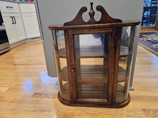 Vitrina con espejo de madera segunda mano