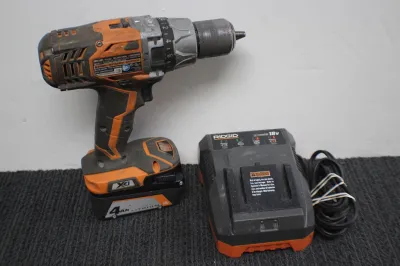 Taladro percutor ridgid r8611501 18v 1/2” con batería 4ah y cargador de segunda mano