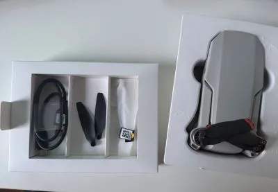 Drone dji mini 2 con video 4k y fly more kit completo segunda mano - 2