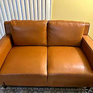 Sofá 2 plazas de polipiel suave de segunda mano