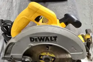 Sierra circular dewalt dwe575 1900w con disco de 184 mm