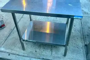 Mesa de trabajo de acero inoxidable 76 x 91 cm con estante de segunda mano